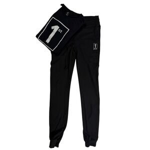 1st Phorm Womens Black Graphic Tee and Scrunch Butt Joggers Activewear Set